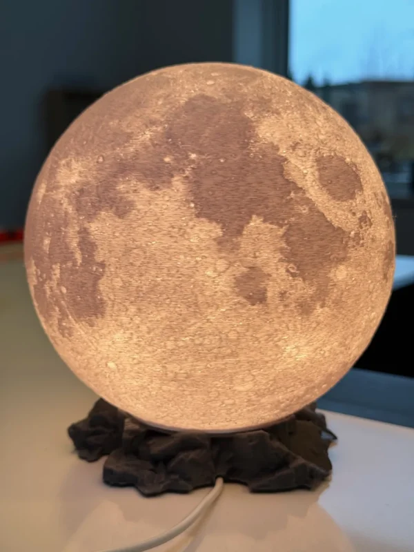 Lámpara Luna 3D – Realismo y Luz Cálida para tu Espacio 🌙✨